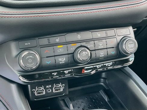 New 2026 Dodge Durango GT w/ Blacktop Package AWD/4WD image 14