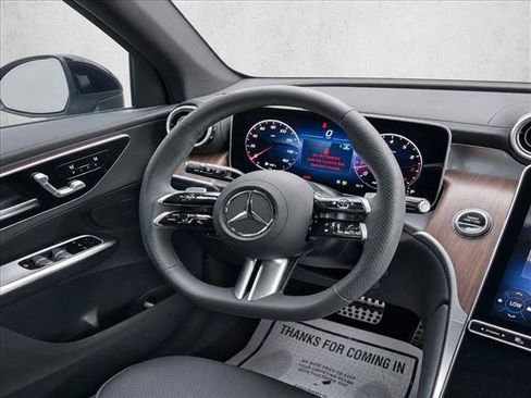 Used 2026 Mercedes-Benz GLC 300 image 23