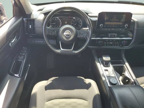 Used 2022 Nissan Pathfinder SV AWD/4WD image 12