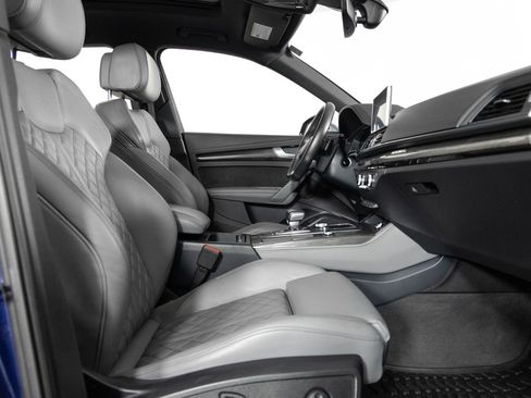 Used 2018 Audi SQ5 Premium Plus w/ Navigation Package image 25