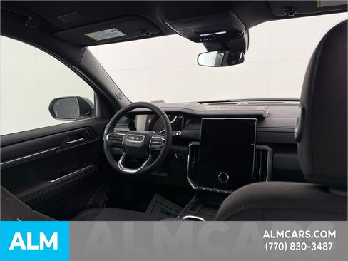 Used 2025 GMC Acadia Elevation image 40