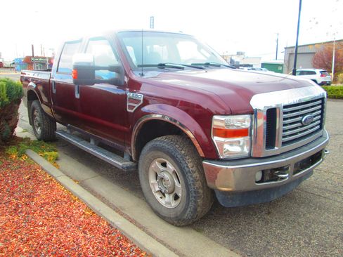 Used 2010 Ford F250 XLT image 1