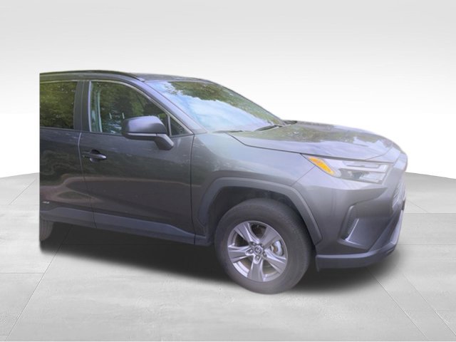 Used 2025 Toyota RAV4 LE AWD/4WD image 6