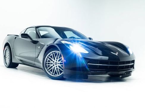 Used 2014 Chevrolet Corvette Stingray Coupe RWD image 5