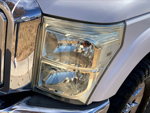 Used 2015 Ford F250 Lariat w/ Chrome Package image 27