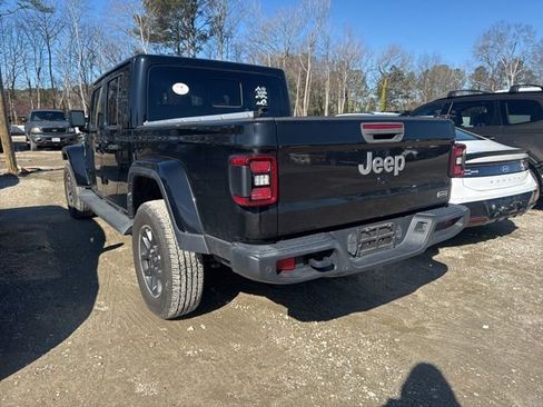 Used 2020 Jeep Gladiator Overland image 8