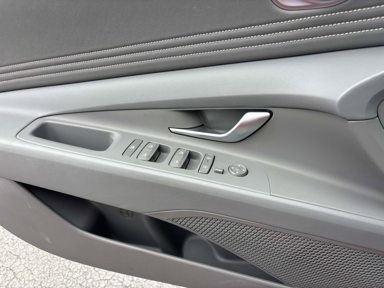 Certified 2025 Hyundai Elantra Sport w/ Cargo Package FWD image 17