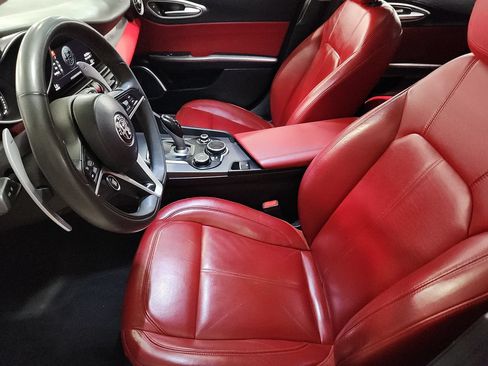 Used 2019 Alfa Romeo Giulia AWD w/ Quick Order Package 22J Sport image 29