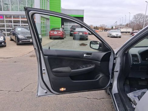 Used 2005 Honda Accord LX image 13