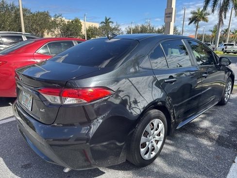 Used 2022 Toyota Corolla LE image 4