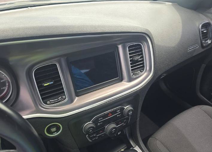 Used 2019 Dodge Charger SXT RWD image 9