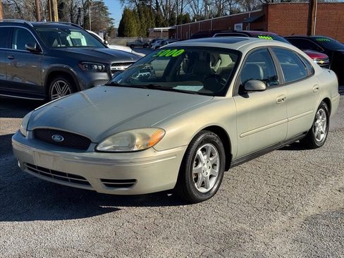 Used 2005 Ford Taurus SEL image 7