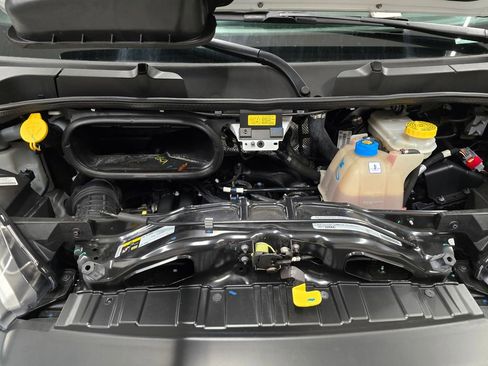 Used 2025 RAM ProMaster 2500 w/ Convenience Group image 12