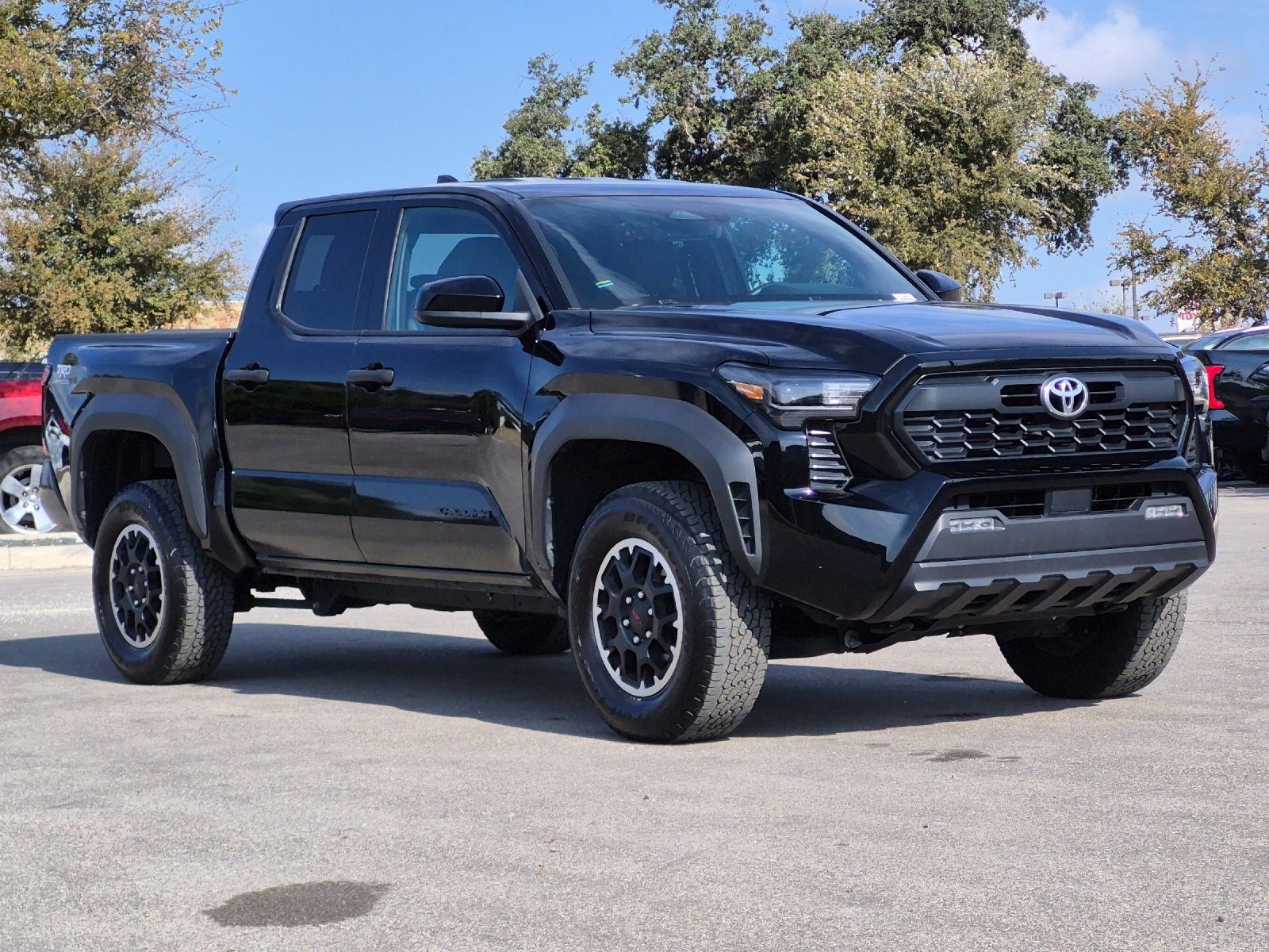Certified 2025 Toyota Tacoma TRD Off-Road AWD/4WD image 7