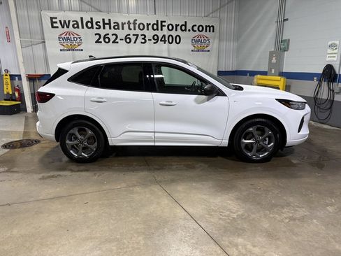 Used 2023 Ford Escape ST-Line w/ Tech Pack #1 image 9