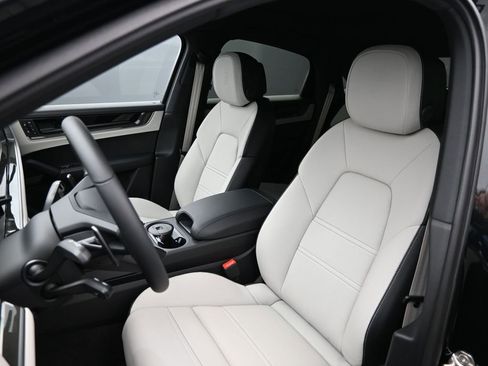 Used 2026 Porsche Cayenne Coupe AWD/4WD image 5