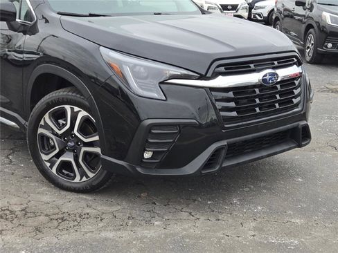 Used 2023 Subaru Ascent Limited image 2