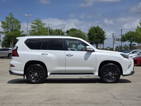 Used 2022 Lexus GX 460 Luxury w/ Sport Design Package image 6