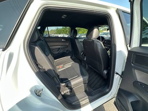 Used 2023 Volkswagen Atlas Cross Sport SE FWD image 17
