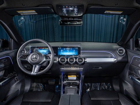 New 2025 Mercedes-Benz GLB 250 image 15