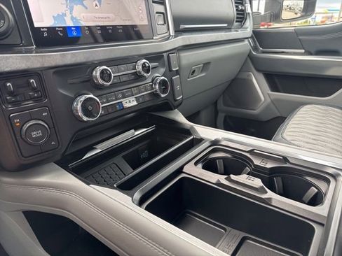 Used 2023 Ford F450 Limited w/ FX4 Off-Road Package image 32