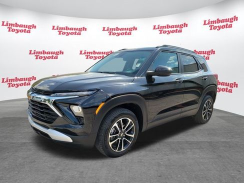 Used 2025 Chevrolet TrailBlazer LT AWD/4WD image 21