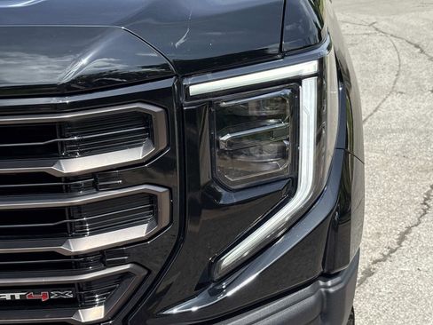 Used 2024 GMC Sierra 1500 AT4X AWD/4WD image 12