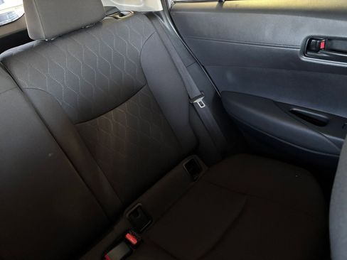 Used 2025 Toyota Corolla Cross LE image 36