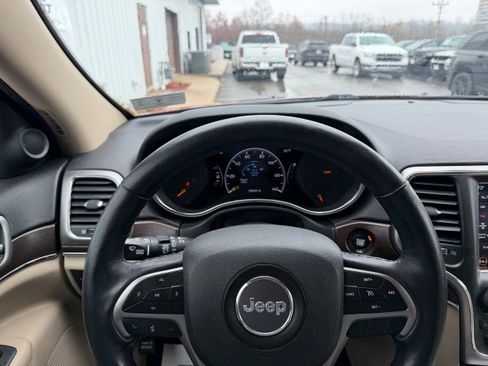 Used 2018 Jeep Grand Cherokee Limited image 14