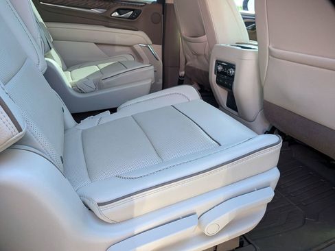 Certified 2023 GMC Yukon XL Denali w/ Denali Reserve Package AWD/4WD image 23