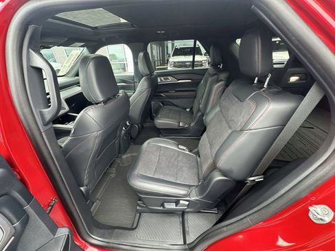 Used 2025 Ford Explorer ST w/ Sun And Sound Package image 29