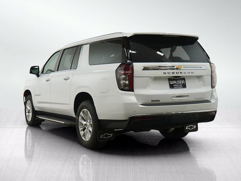 Used 2024 Chevrolet Suburban Premier AWD/4WD image 3