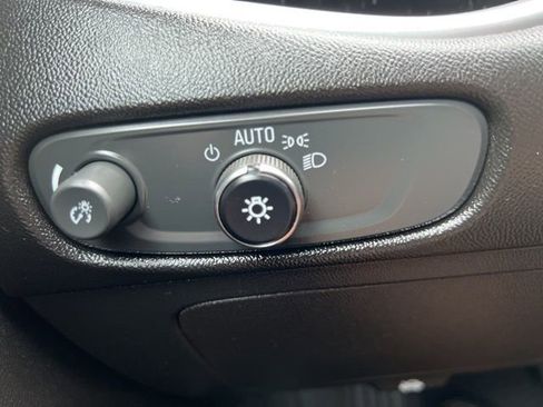 Used 2023 Chevrolet Malibu LT image 39