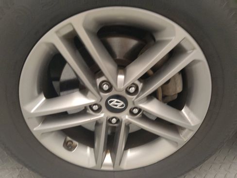 Used 2018 Hyundai Santa Fe Sport FWD image 31