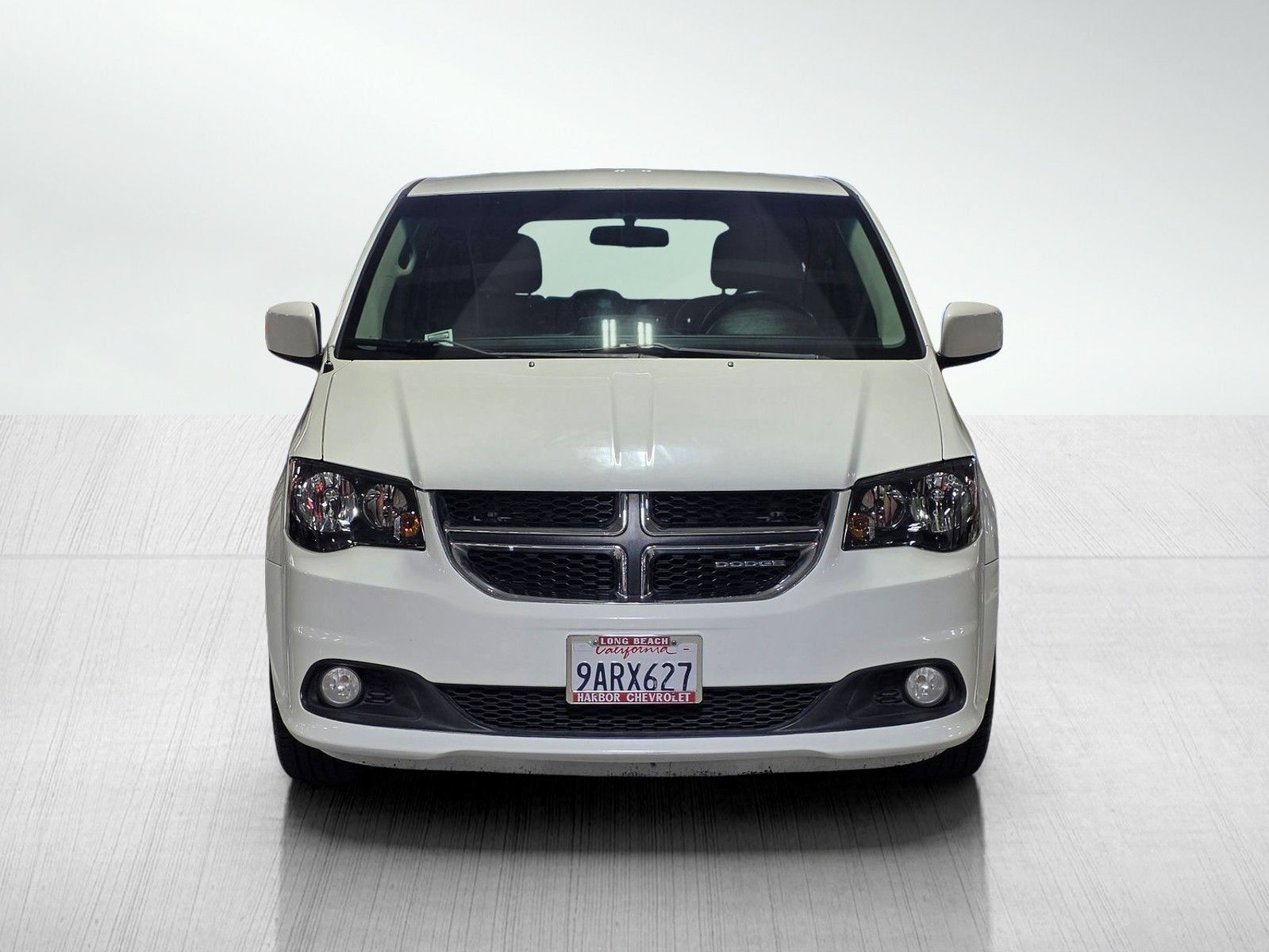 Used 2012 Dodge Grand Caravan Crew FWD image 2