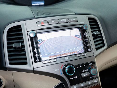 Used 2011 Toyota Venza AWD w/ Premium Pkg #2 image 38