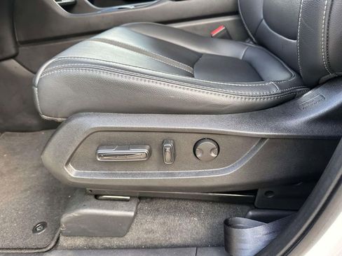 Used 2023 Honda Pilot EX-L image 11