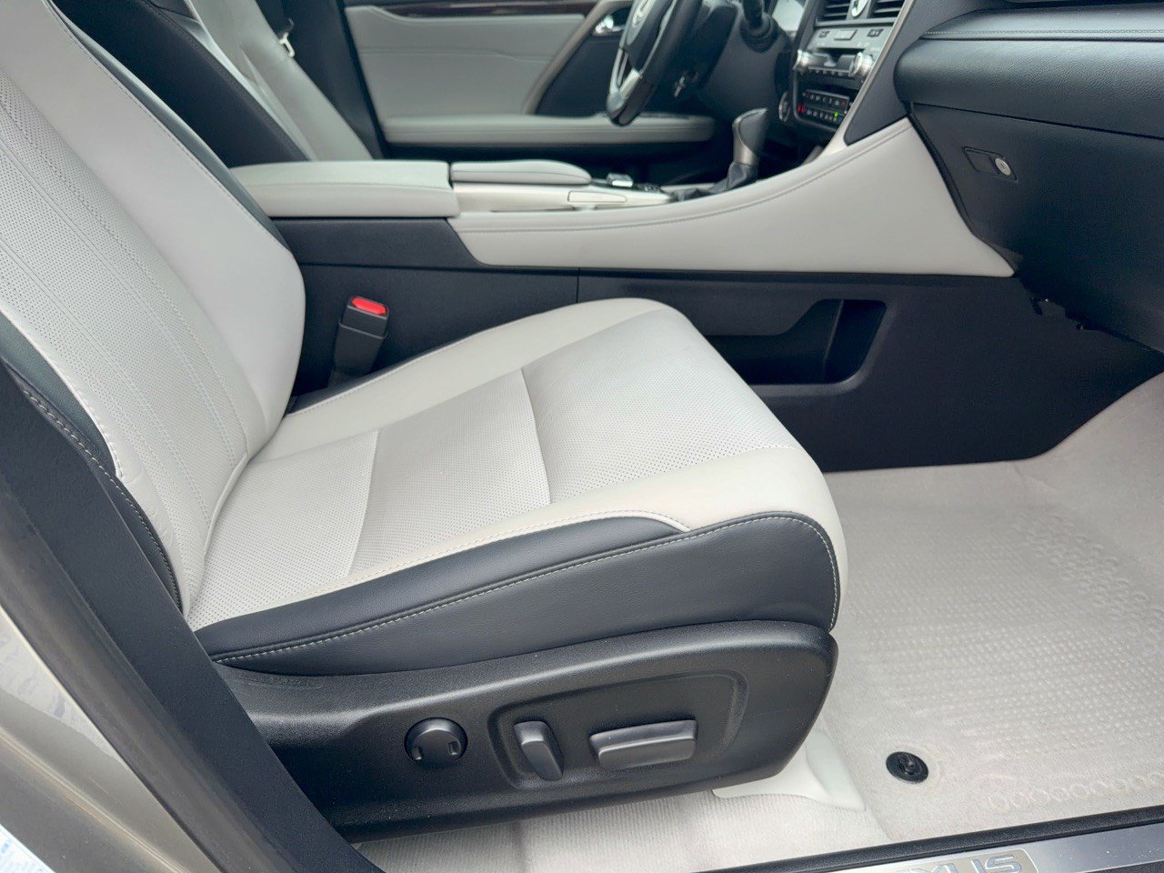 Used 2019 Lexus RX 350 AWD w/ Navigation Package image 30