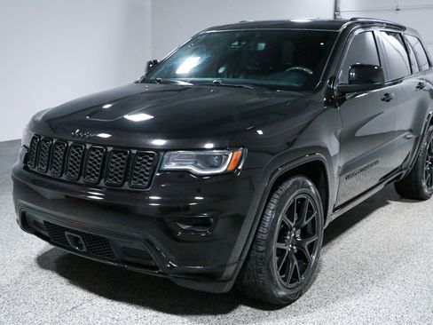 Used 2021 Jeep Grand Cherokee Laredo X RWD image 31