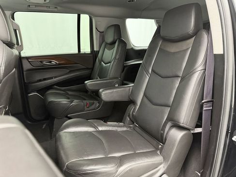 Used 2017 Cadillac Escalade ESV Luxury image 35