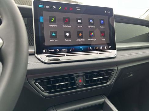 New 2026 Volkswagen Tiguan SE FWD image 17