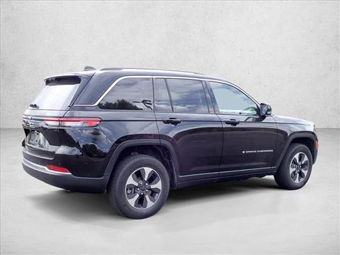 Used 2022 Jeep Grand Cherokee Limited 4xe w/ Luxury Tech Group II AWD/4WD image 8