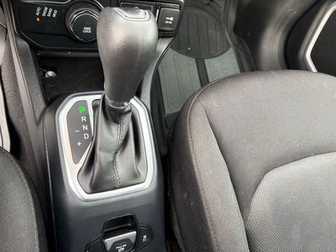 Used 2021 Jeep Renegade Latitude image 15