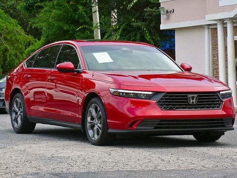 Used 2024 Honda Accord EX image 11