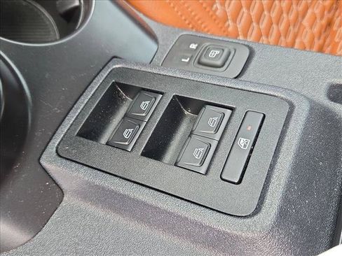 Used 2024 Ford Bronco Outer Banks AWD/4WD image 16