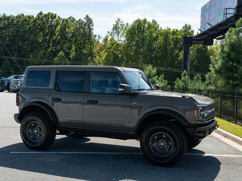 New 2025 Ford Bronco Badlands image 18