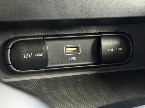 Used 2023 Kia Soul LX w/ LX Technology Package FWD image 23