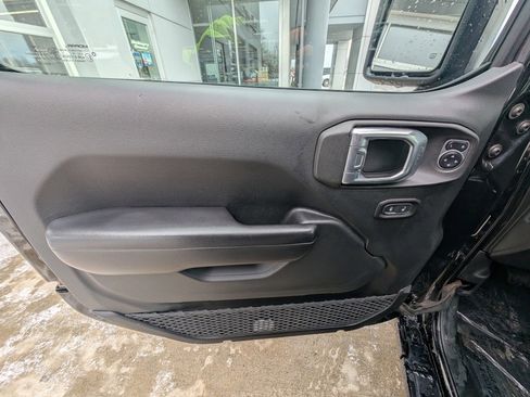 Used 2018 Jeep Wrangler Sport S image 36