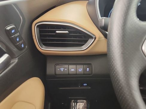 Used 2023 Hyundai Santa Fe Calligraphy image 17