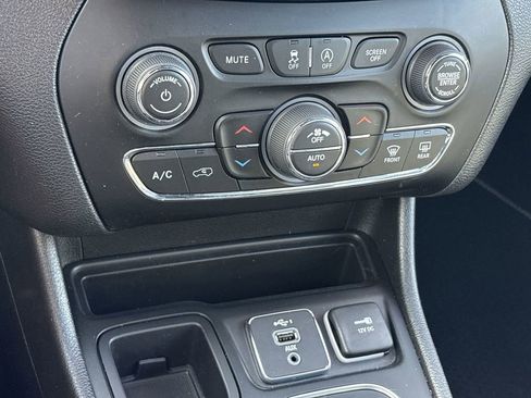 Used 2021 Jeep Cherokee Latitude Lux 80th Anniv w/ Quick Order Package 26U 80TH image 20